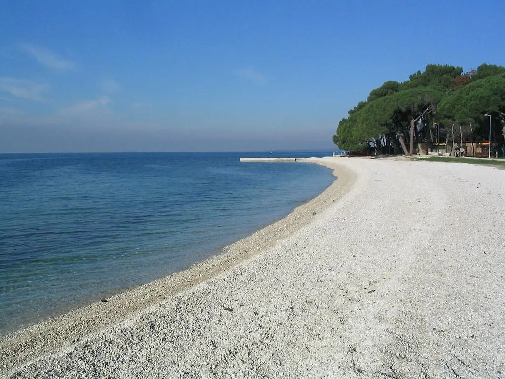 Apartment Oliva With Sea View Fazana 0*,  Croatia